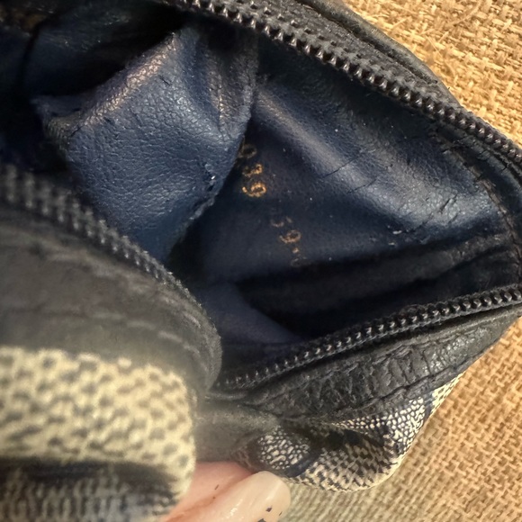 Vintage Gucci navy coin purse - Picture 4 of 4